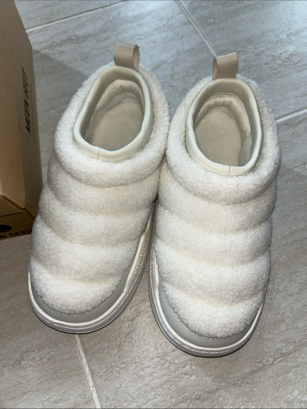 Moon boot soft booties. US 6-7